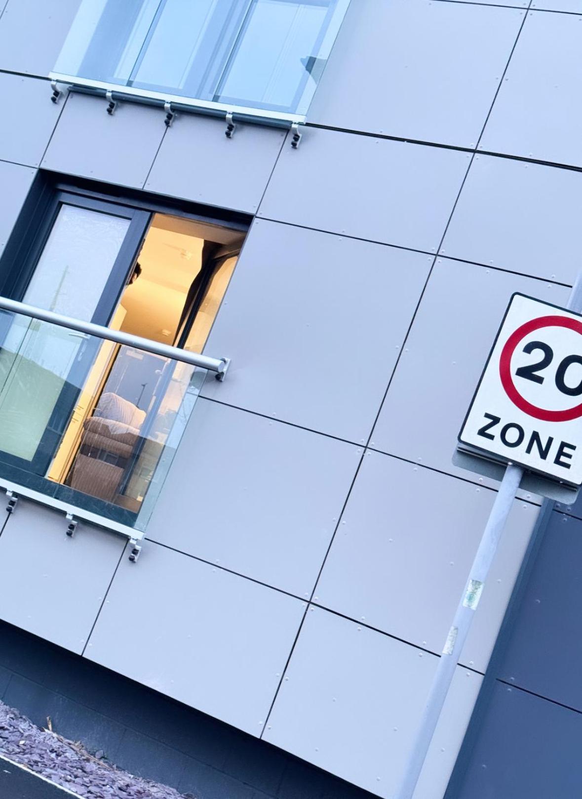 Luxury 2 Bedroom Apartment In Manchester City Centre - Free Parking Luaran gambar