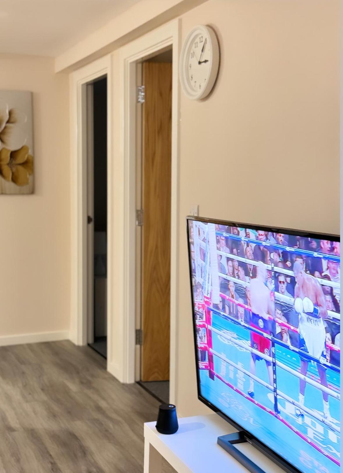 Luxury 2 Bedroom Apartment In Manchester City Centre - Free Parking Luaran gambar